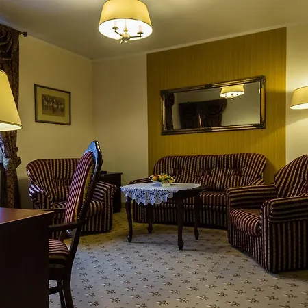 Resort Zamek - Palac Marysienki 3*