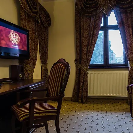 Zamek - Palac Marysienki 3*