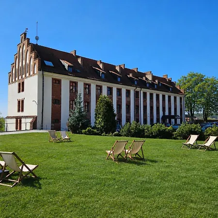 Zamek - Palac Marysienki 3*