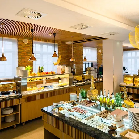 Zamek - Palac Marysienki Resort 3*