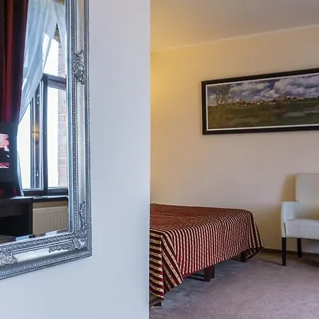 Zamek - Palac Marysienki 3*