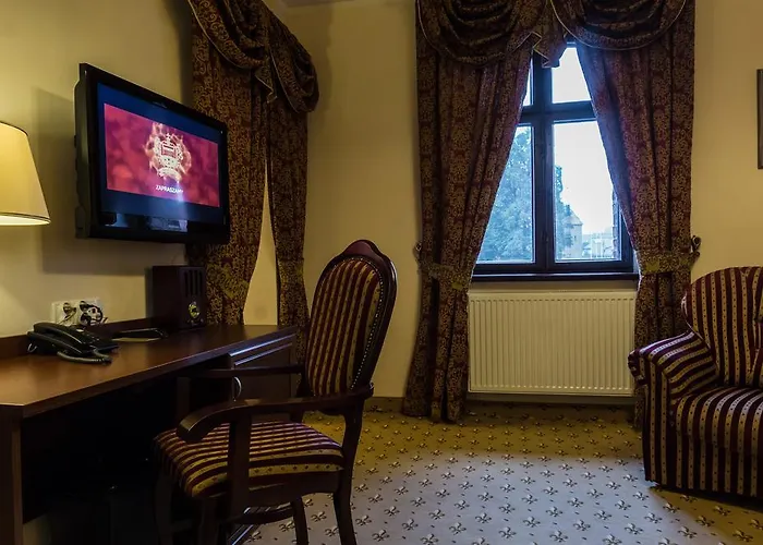 Zamek - Palac Marysienki 3*