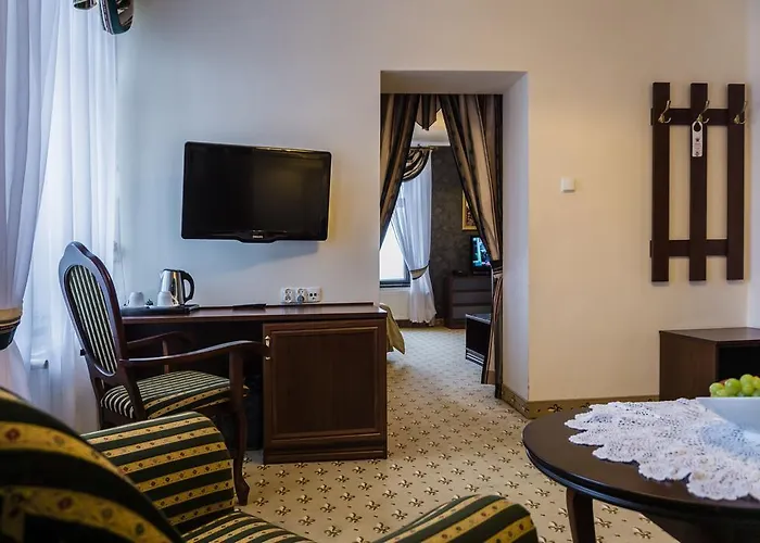 Zamek - Palac Marysienki 3*