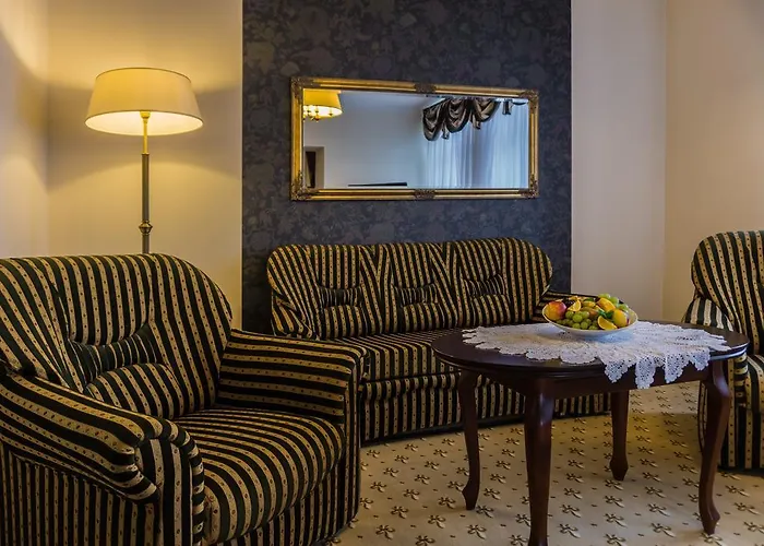 Zamek - Palac Marysienki غنيف