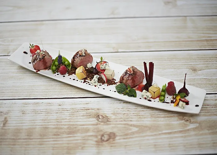 Zamek - Palac Marysienki 3* غنيف