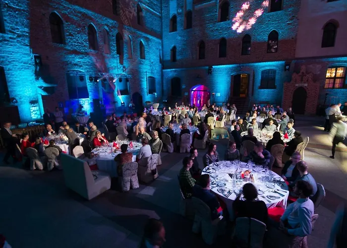 منتجع Zamek - Palac Marysienki غنيف