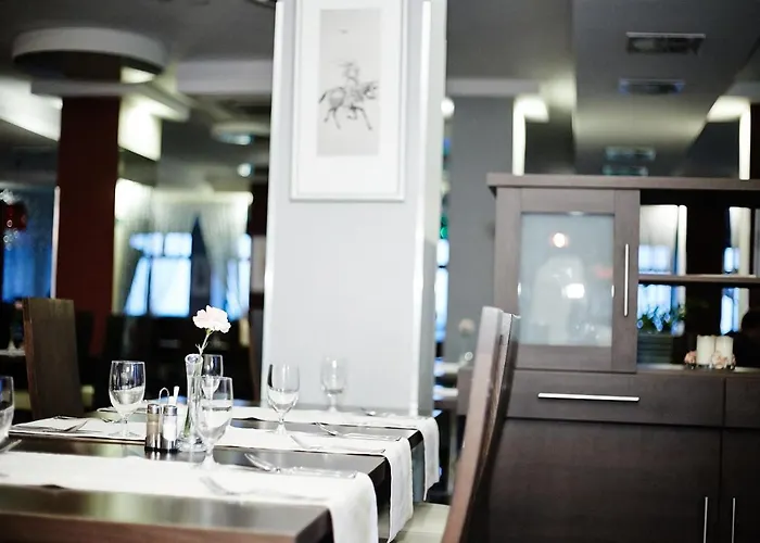 Zamek - Palac Marysienki غنيف